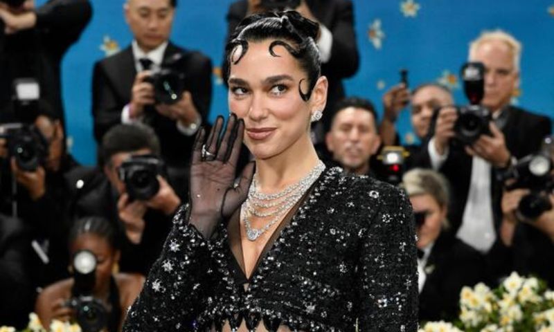 Dua Lipa, UK, Pop, British Charts, Harry Potter, Radical Optimism,