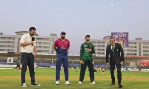 Toss, Sharjah, Pakistan, UAE, Tri-Series, Final Spot