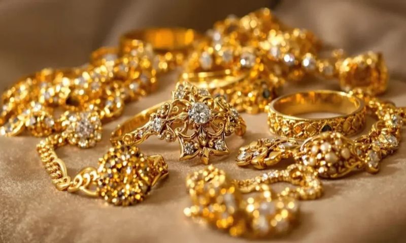 Gold Prices, Bullion, Pakistan, 24K, jewelry, investors, safe-haven