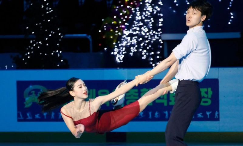 International figure skaters perform in North Korea