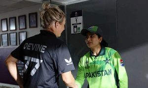 Pakistan 1 7