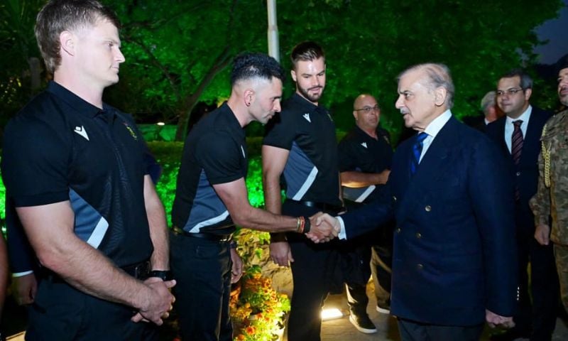 Pakistan PM Hosts Dinner for South African Cricket Team in Islamabad