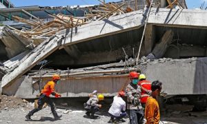 No more Signs of Life in Indonesia School Collapse: Rescuers