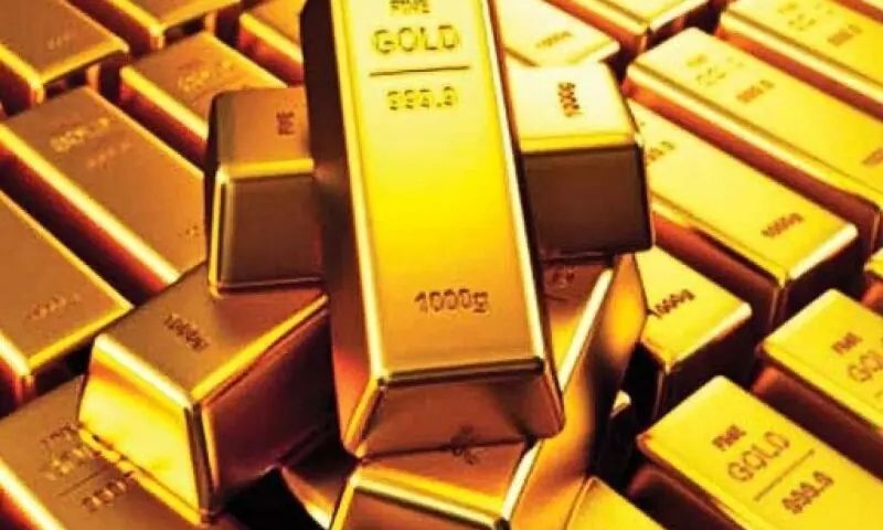 Gold Price Drops Rs5,000 per Tola in Pakistan After Global Losses