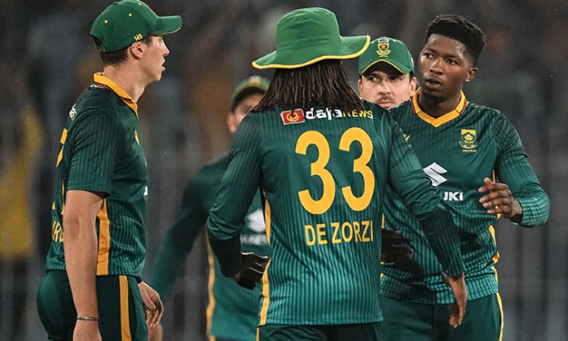 Nqabayomzi Peter, Caught and bowled, ODI record, South Africa, Pakistan, Nandre Burger