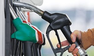 Pakistan Cuts Petrol Price by Rs2 for Next Fortnight