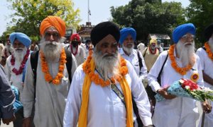Pakistan Welcomes Thousands of Sikh Pilgrims for Baba Guru Nanak's Birth Anniversary