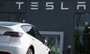 US, Probing, Unlocking, Tesla, Doors, Accidents