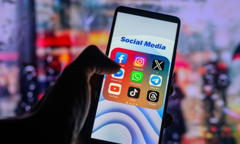 Teens, Divided, Australia, Social Media, Ban, under-16 rules