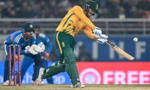 De Kock's Blitz Powers South Africa to Series-Levelling Victory