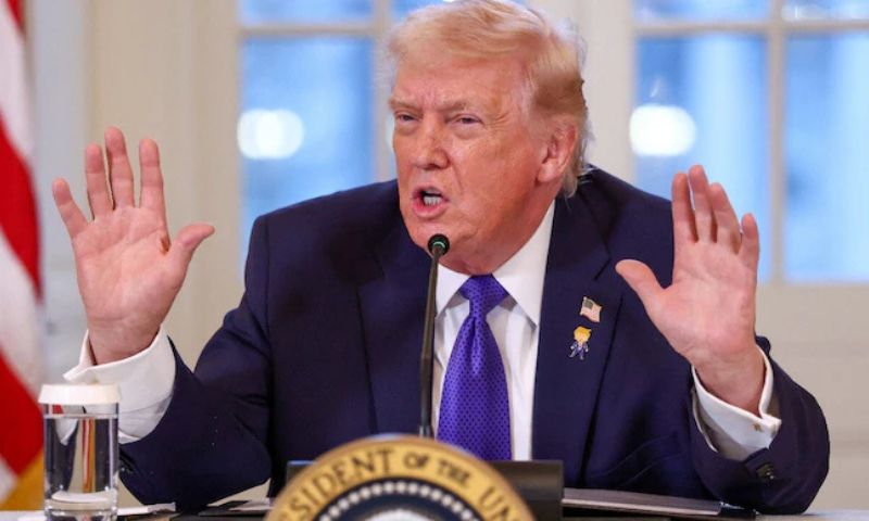 Trump Signs Order to Protect Venezuelan Oil Revenue Held in US