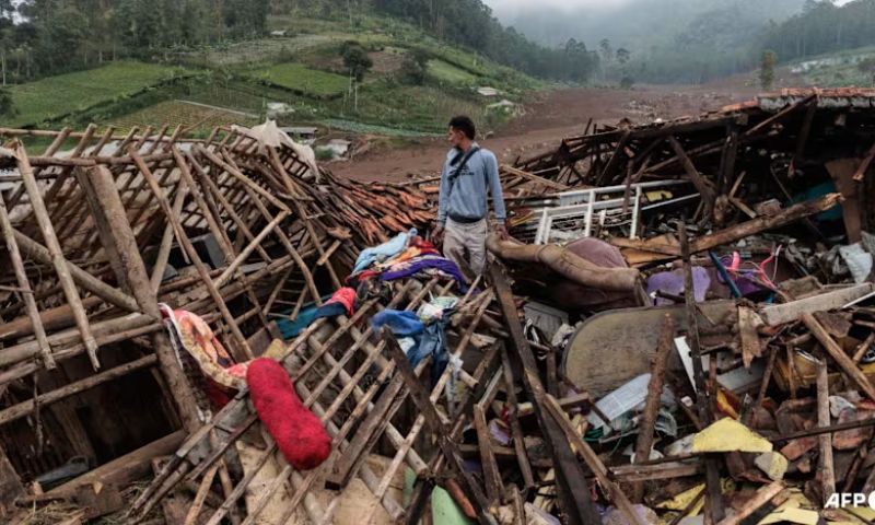 Indonesia, Landslide, West Java, Weatehr, Flash Floods,