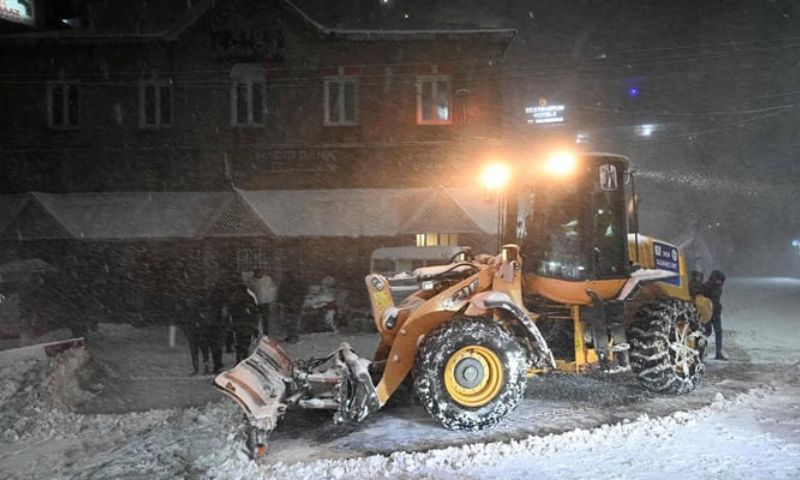 Pakistan Braces for Avalanches and Travel Chaos as Cold Wave Intensifies
