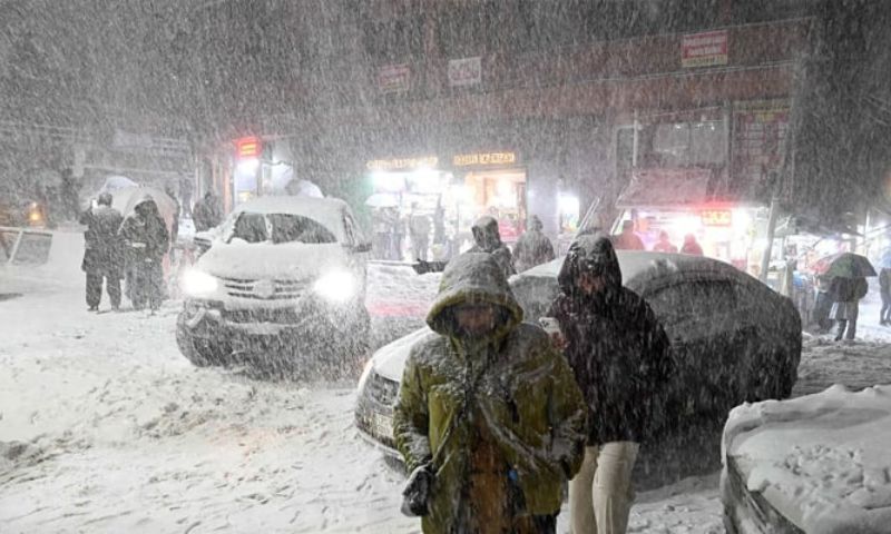 Pakistan Braces for Avalanches and Travel Chaos as Cold Wave Intensifies