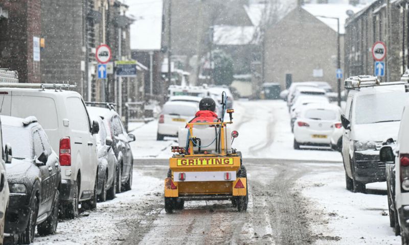 Cold Snap, Europe, England, Paris, Flights, Airports, Travel, Icy Temperatures, France, Balkans,