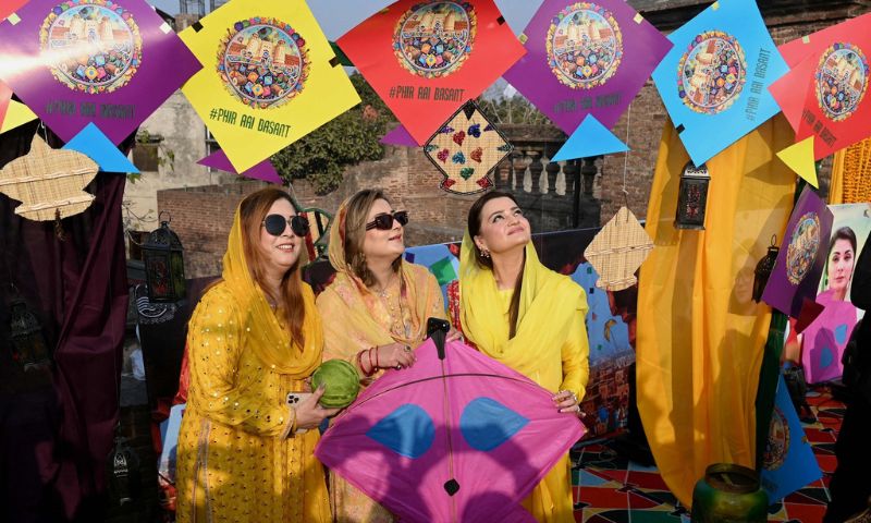 Lahore, Basant, Lahorites, Punjab Education Foundation, Kite, 