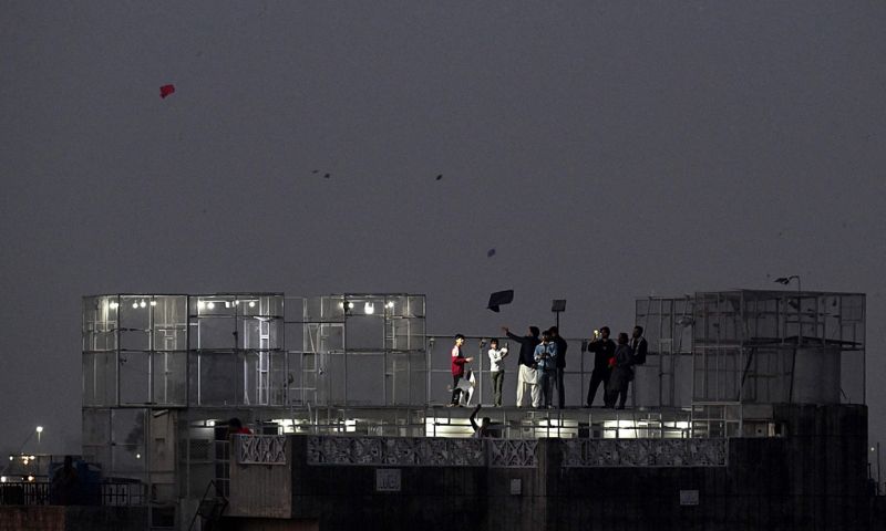 Lahore, Basant, Lahorites, Punjab Education Foundation, Kite, 