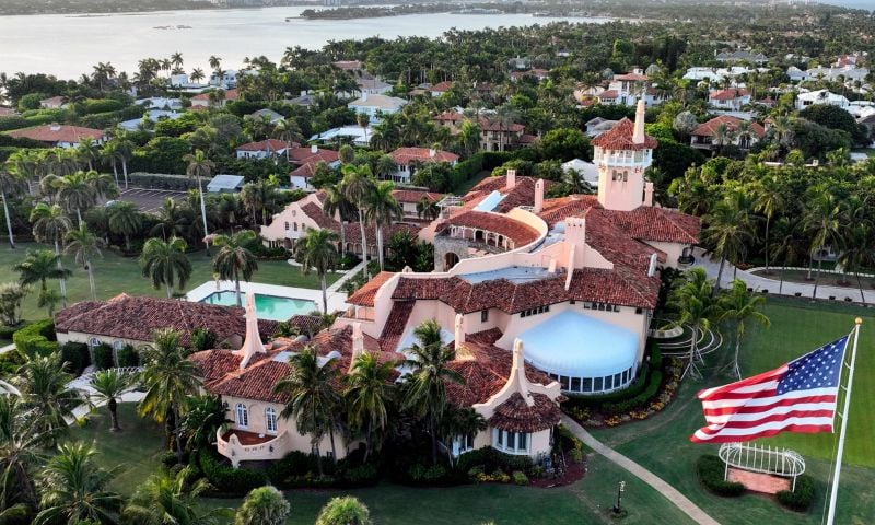 US Secret Service Shoots Dead Armed Man at Trump’s Florida Estate