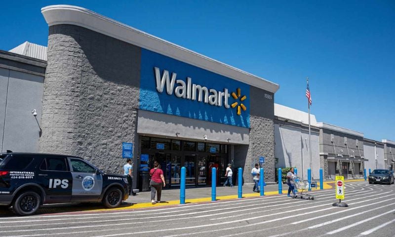 Walmart Reaches $1 Trillion Market Value for First Time