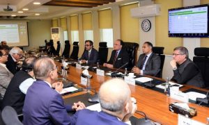 Pakistan Reviews Energy Supply Amid Global Market Volatility