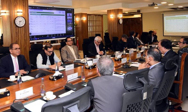 Pakistan Reviews Energy Supply Amid Global Market Volatility