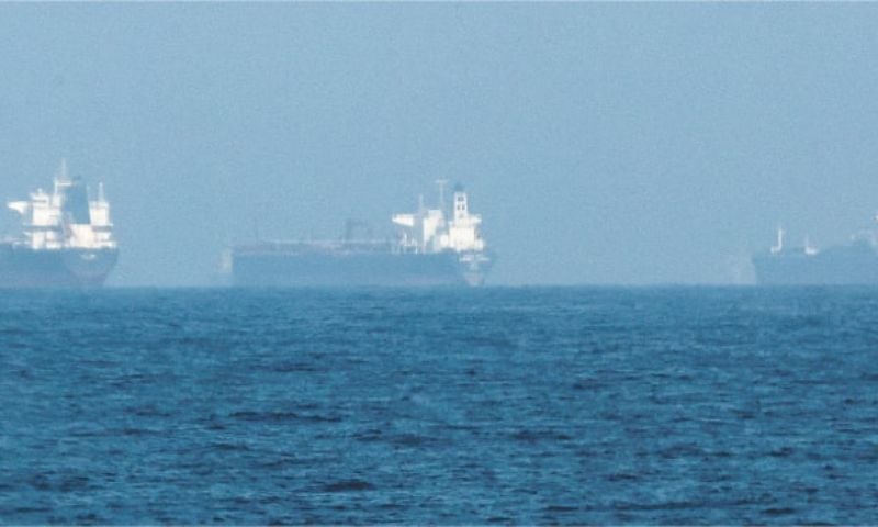 Pakistan Expects Three Petrol Cargoes Tomorrow Amid Global Energy Crisis