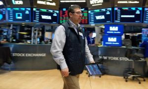 Stock Markets Rise on Peace Hopes, Oil Mixed