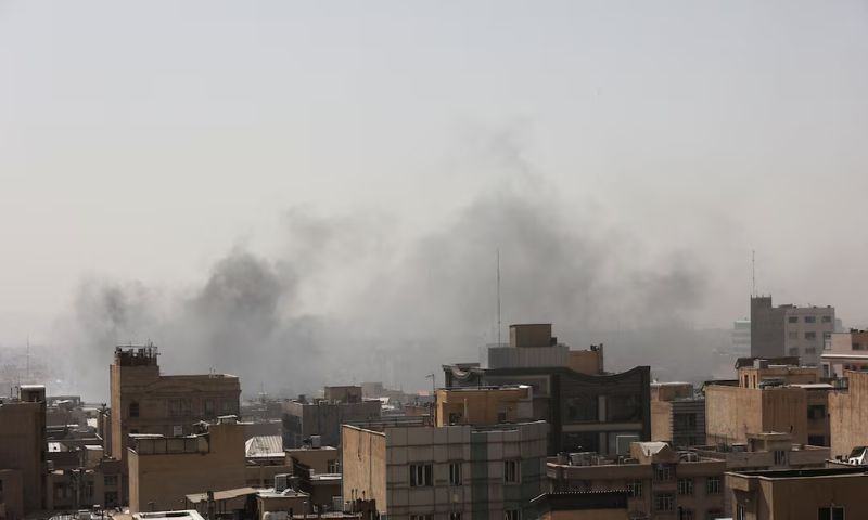 US, Israeli Strikes Tehran as Washington Orders Embassies’ Staff to Leave Middle East