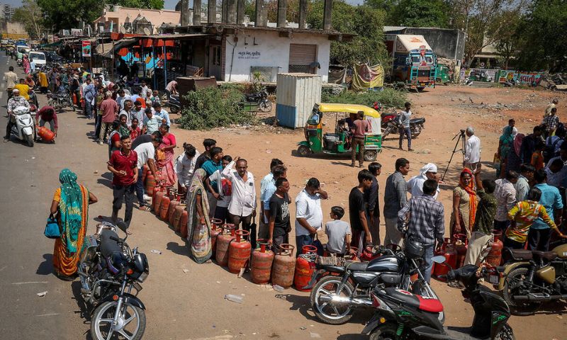 India Faces Growth Risks as Iran War Widens Deficit Concerns