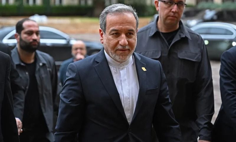 Iranian Foreign Minister Returns to Pakistan After Visiting Oman