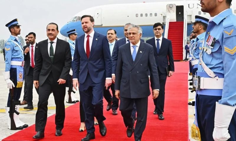 US, Iran Weigh Second Round of Talks as Tehran Considers Hormuz Shipping Pause