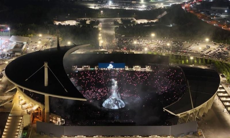 Kanye West Draws Record 118,000 Crowd in Istanbul Show