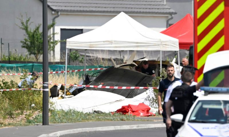 11 Killed as Skydiving Plane Crashes in Eastern France