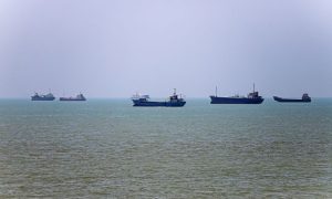 Shipping through Strait of Hormuz Picks Up as US, Iran Set to Resume Talks