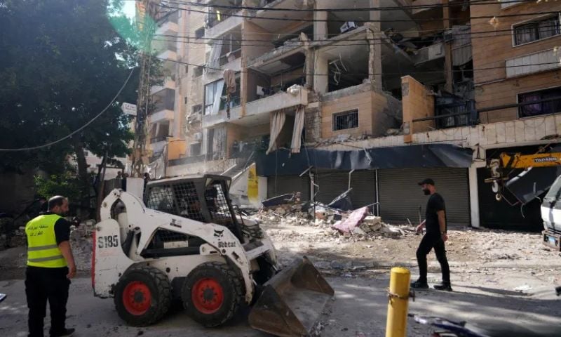 Israel Strikes Southern Beirut After Intercepting Hezbollah Projectiles