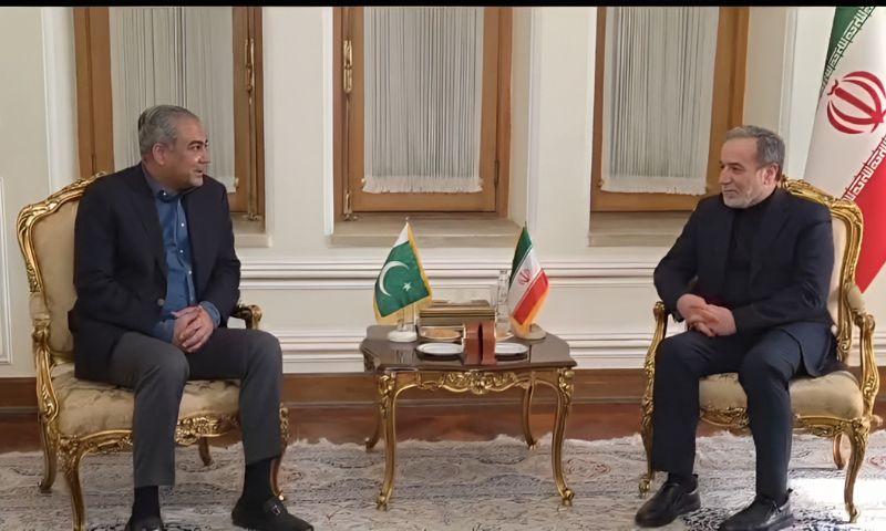Pakistan, Iran Ministers Discuss Regional Developments After US-Iran Deal