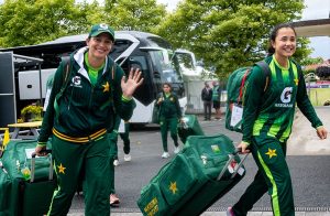 pakistan team arrives in engfland