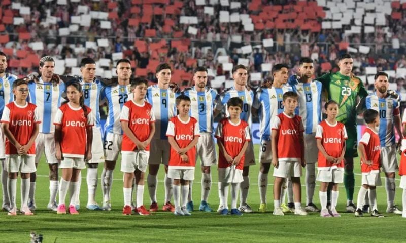 players with kids canva