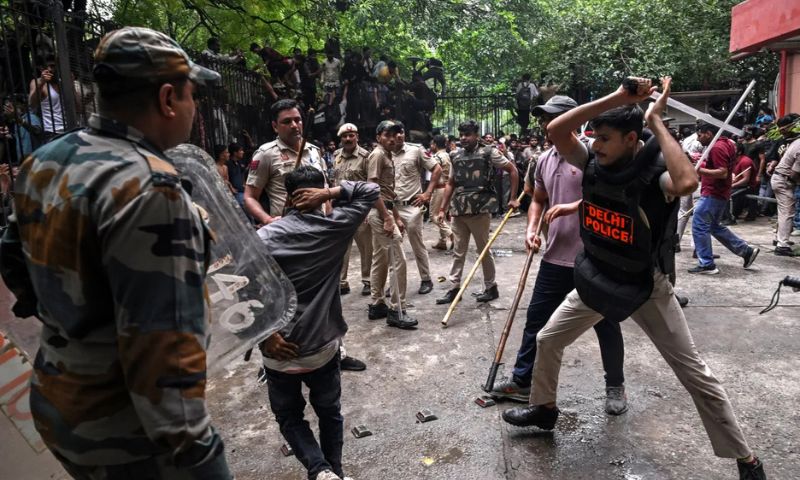 India Youth Movement Demands Release of Detained 'Cockroach' Activists