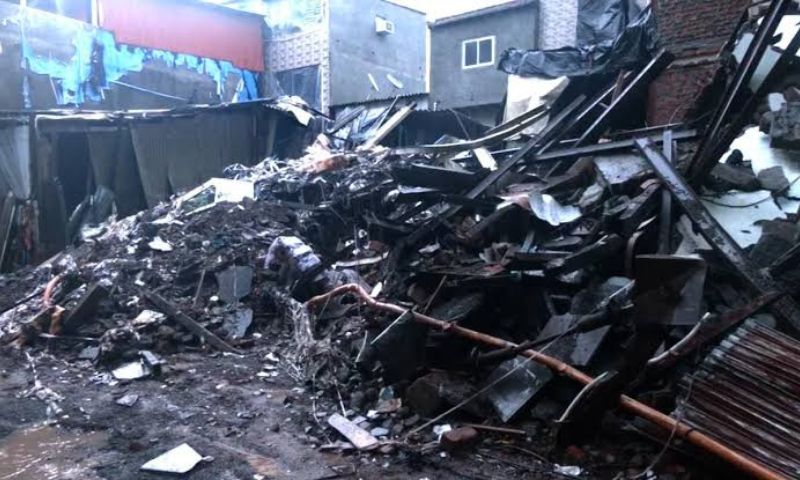 Six Killed as Building Collapses in Mumbai During Monsoon Rains