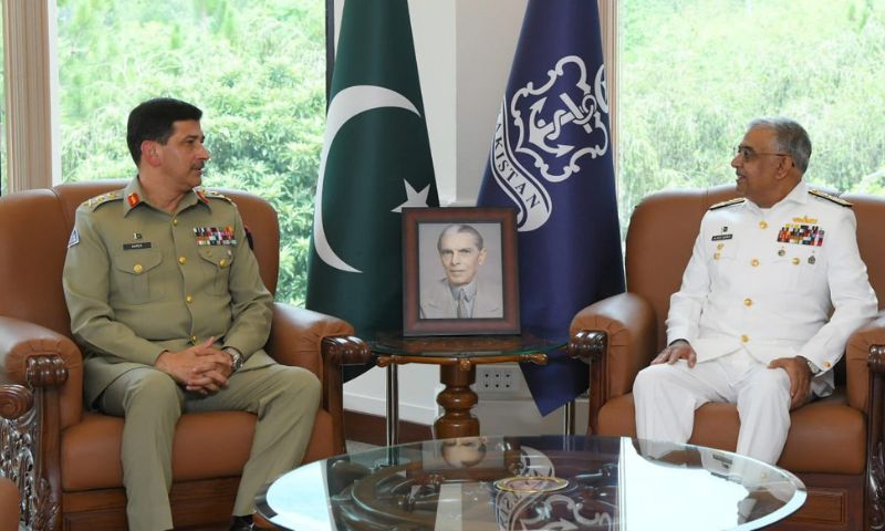 Pakistan Commander National Strategic Command Discusses Professional Matters with Air, Naval Chiefs
