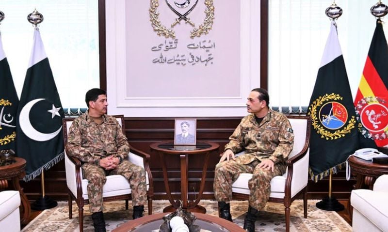 Pakistan Commander National Strategic Command Discusses Professional Matters with Air, Naval Chiefs