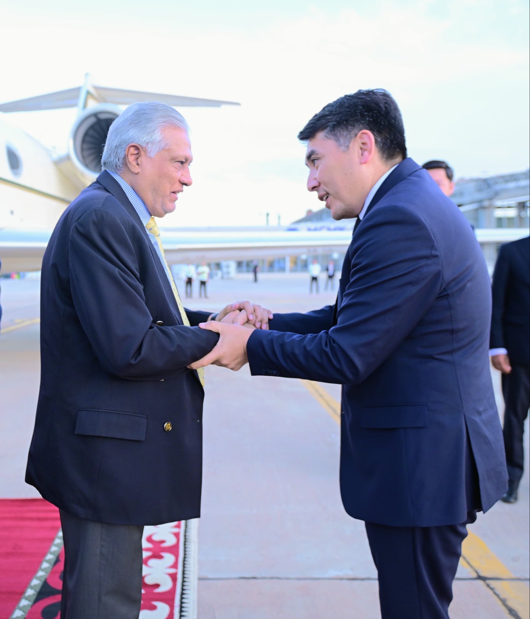 Pakistan Deputy PM Arrives in Kyrgyzstan to Attend Shanghai Cooperation Organisation Meeting