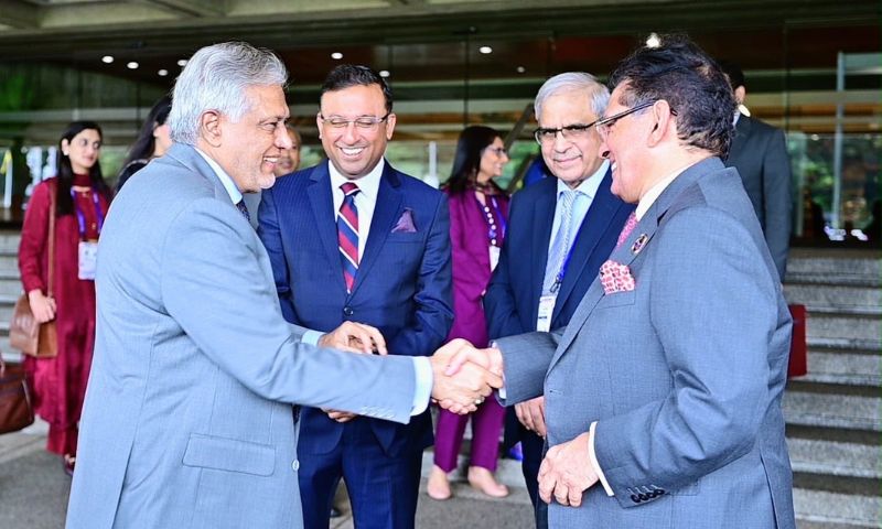 Pakistan, EU Stress Diplomacy to End US-Iran Conflict 