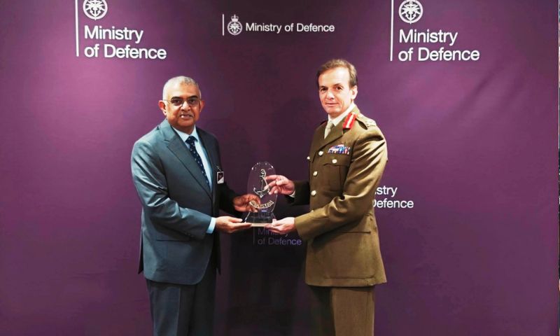 Pakistan, UK Vow to Expand Defence, Maritime Cooperation 