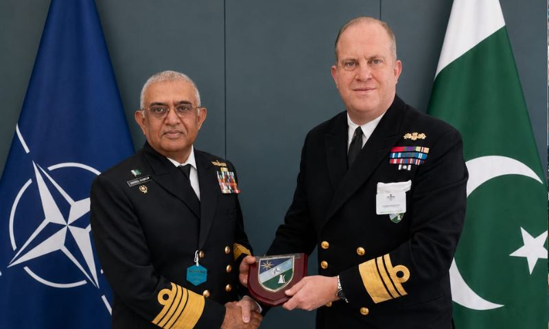 Pakistan, UK Vow to Expand Defence, Maritime Cooperation 