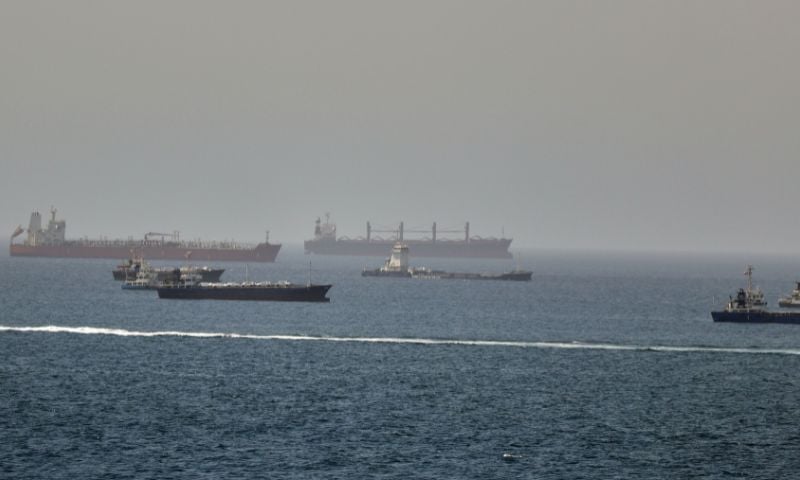 Oil Prices Fall as Strait of Hormuz Traffic Recovers After Progress in US-Iran Talks