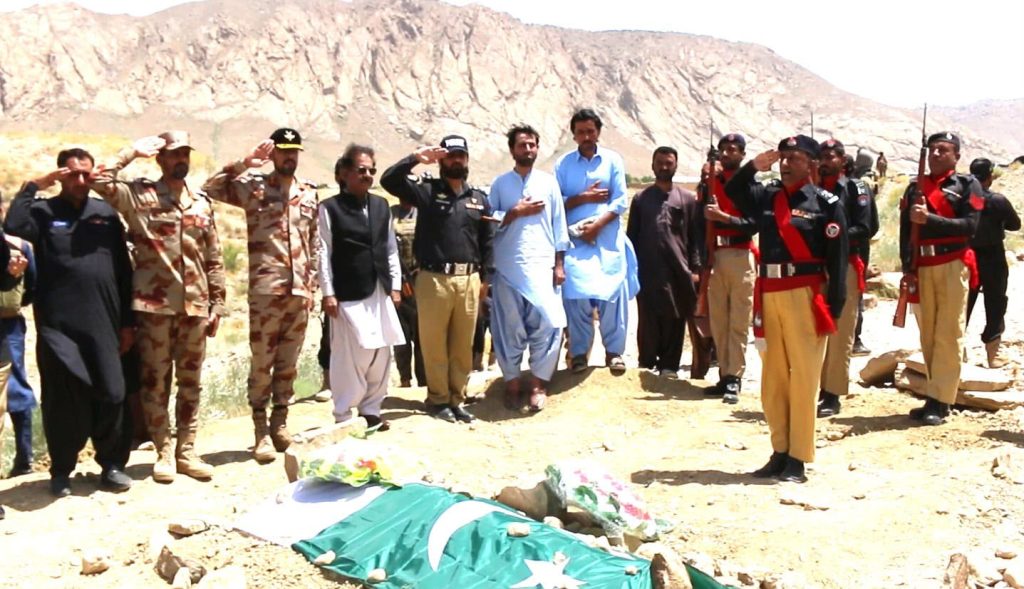 Frontier Corps Commanders Pay Tribute to Police Officers Martyred in Ziarat Terror Attack