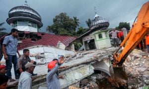 Indonesia Earthquake Death Toll Rises to 47 as Rescuers Search for Survivors
