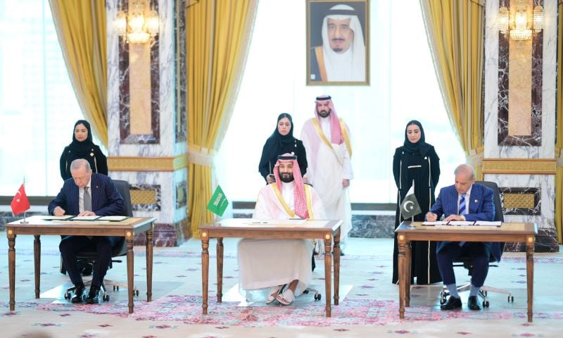 Pakistan Says Makkah Defence Pact Open to Countries Committed to its Core Principles